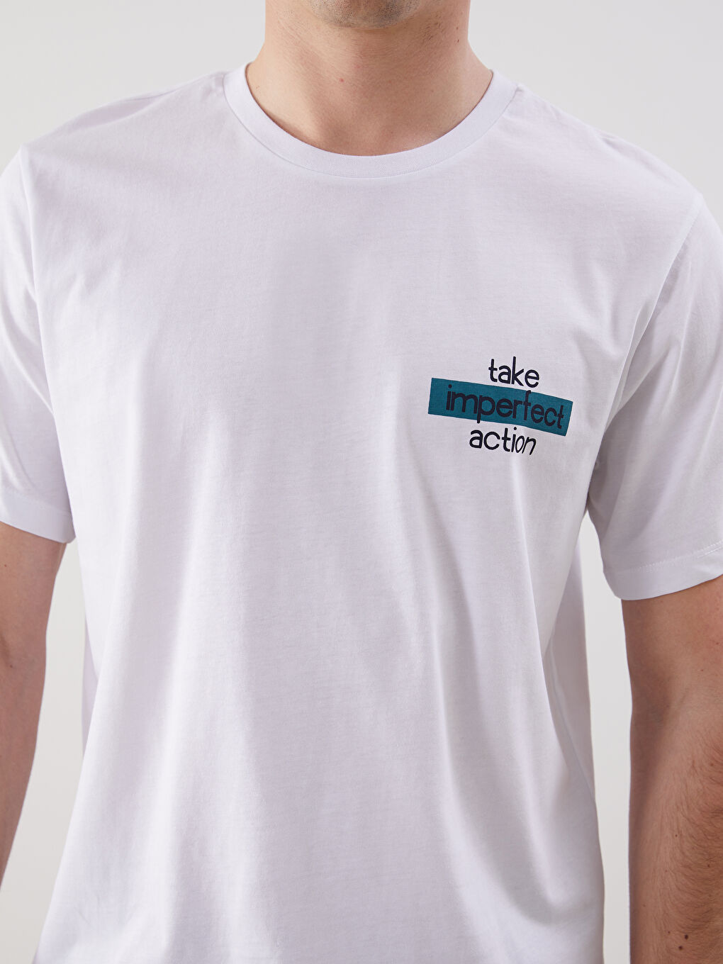 Beyaz Bisiklet Yaka Baskılı Penye Erkek Tişört-2