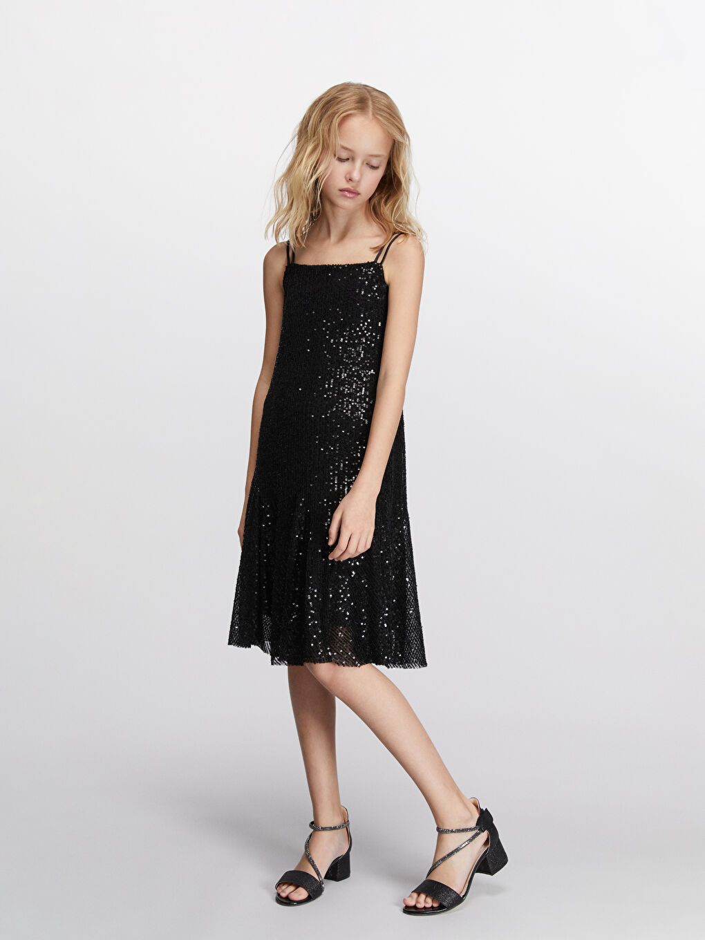 Siyah Deri Görünümlü Kız Çocuk Topuklu Sandalet