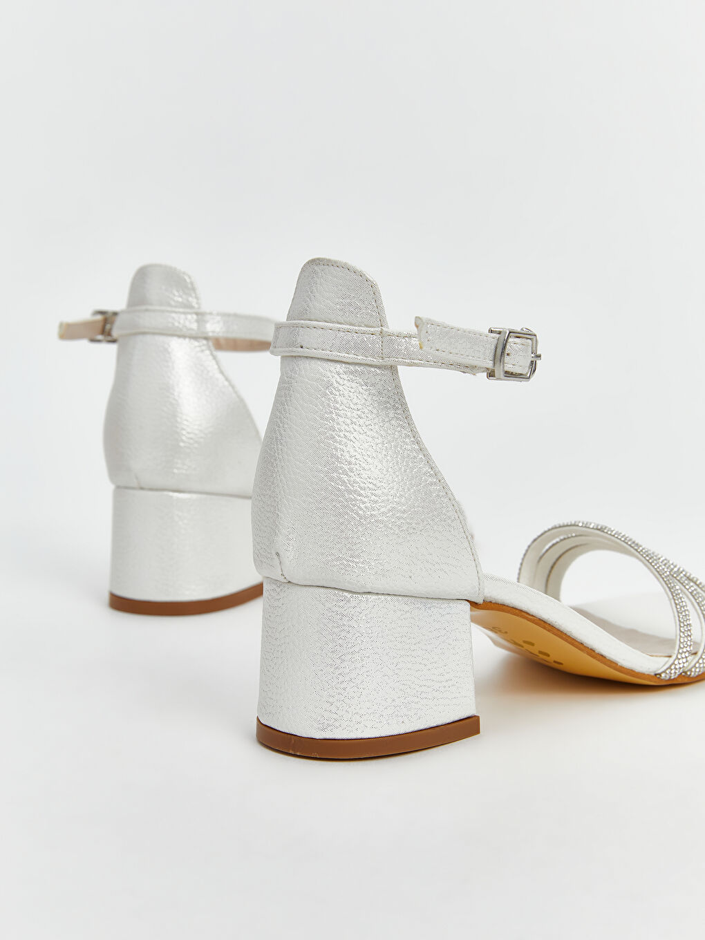 Beyaz Taş Detaylı Topuklu Kız Çocuk Ayakkabı-4