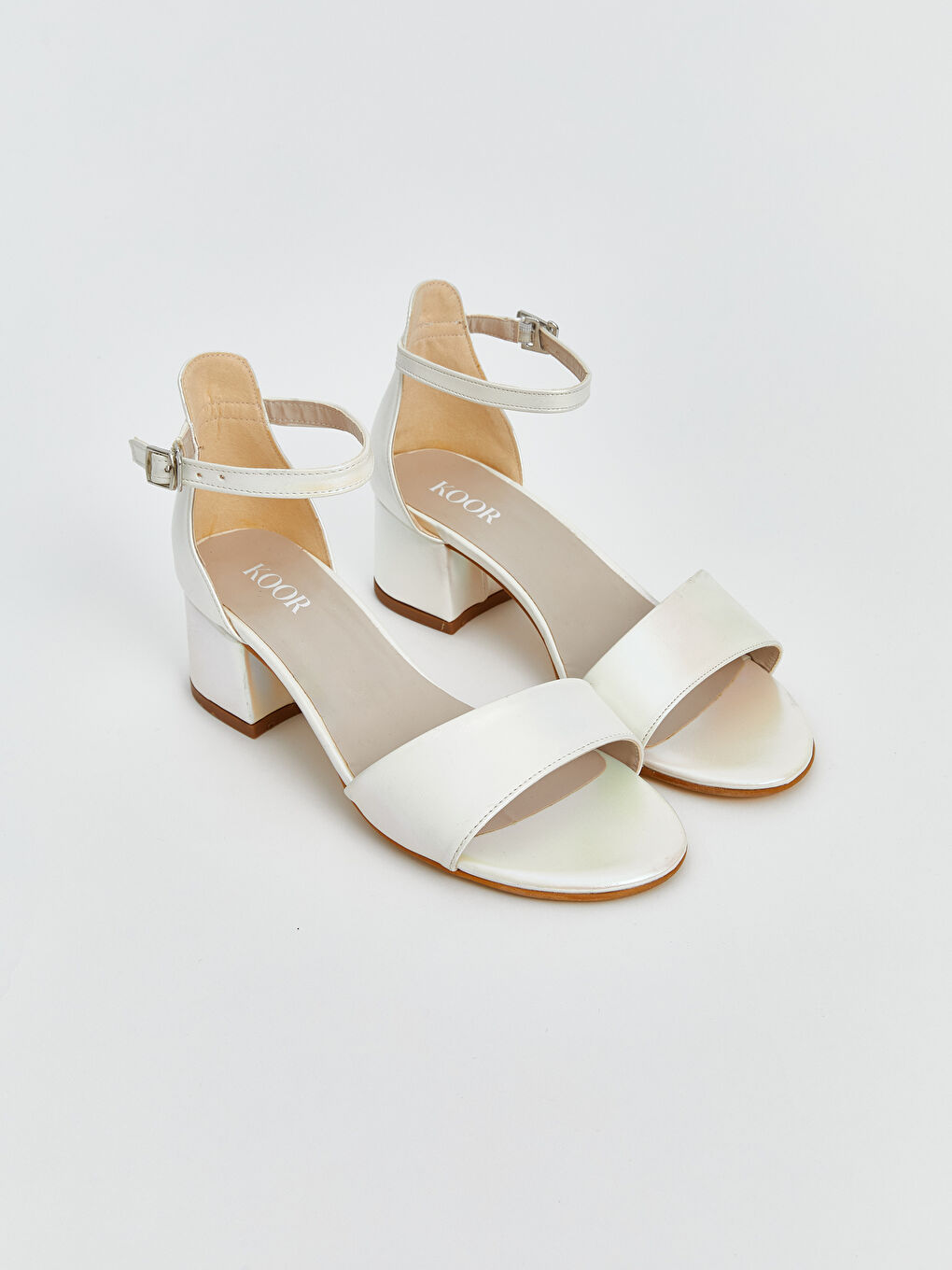 Beyaz Deri Görünümlü Kız Çocuk Topuklu Ayakkabı-1