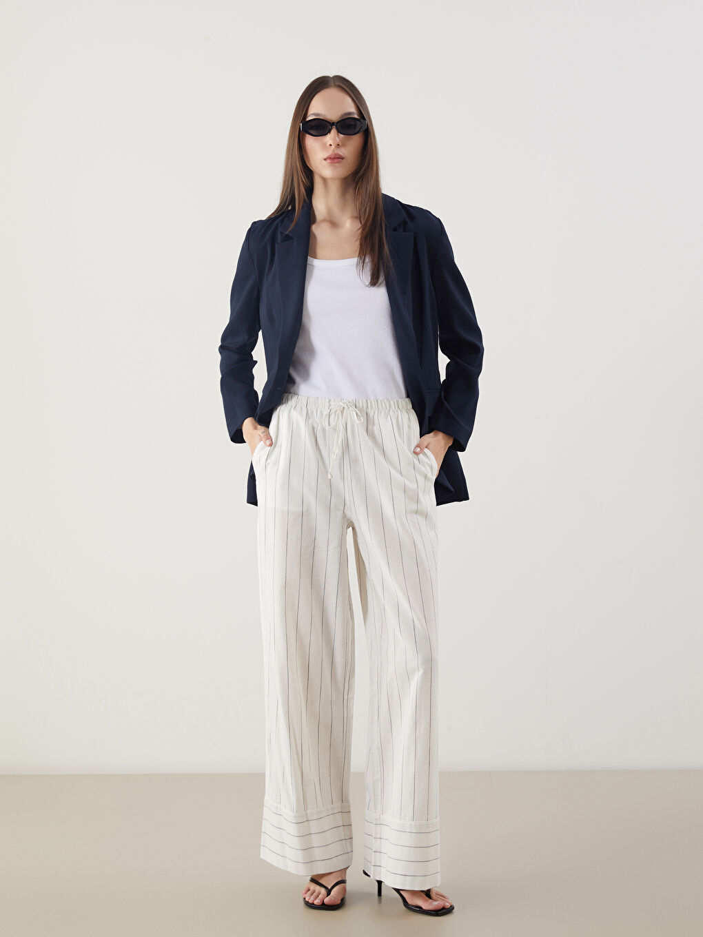 Siyah Beli Lastikli Çizgili Keten Karışımlı Kadın Pantolon