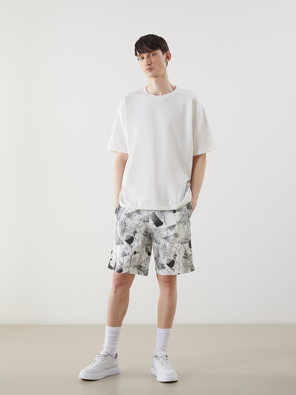 XSIDE Standard Fit Printed Men's Shorts -S5IL24Z8-R9J