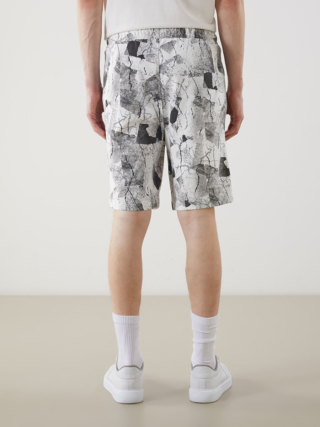 XSIDE Standard Fit Printed Men's Shorts -S5IL24Z8-R9J