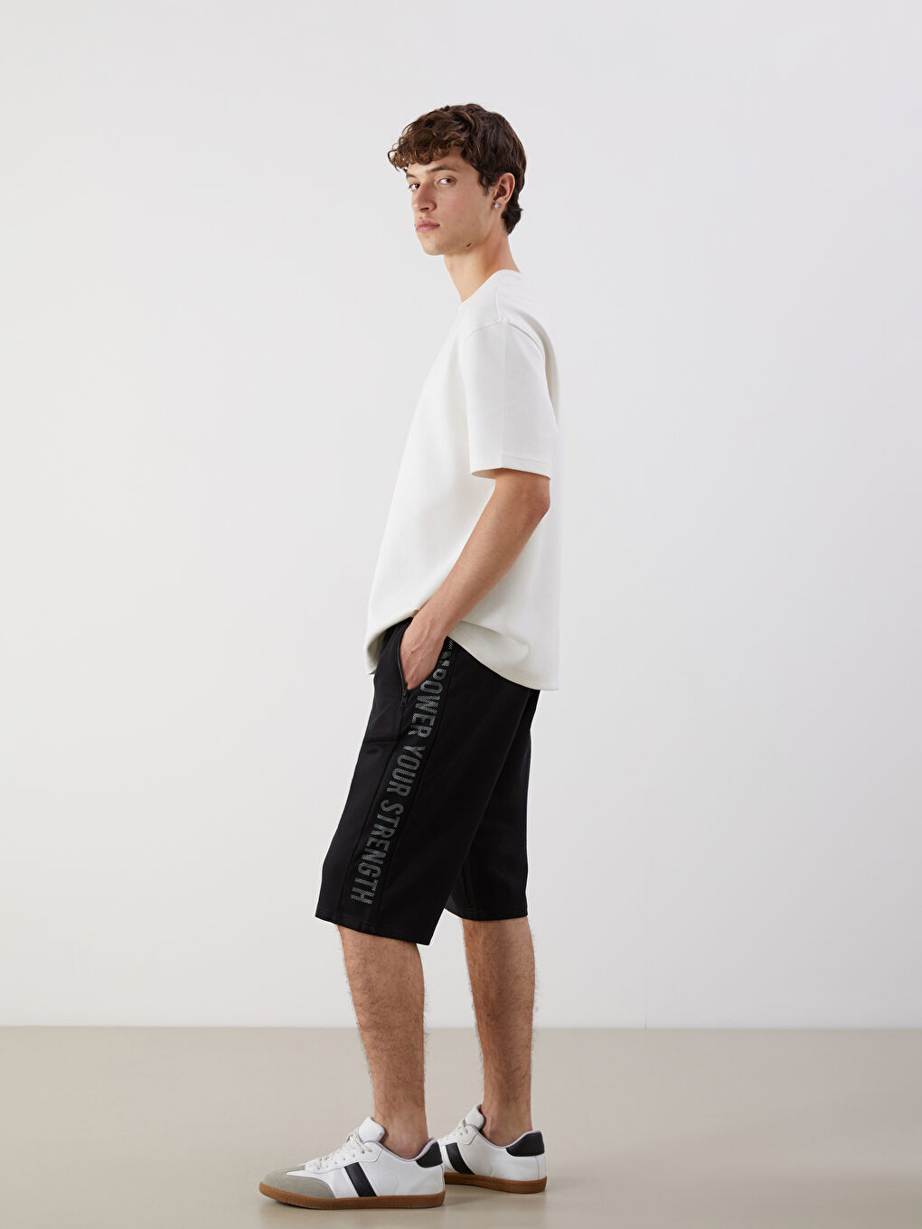 Standard Fit Printed Men's Shorts -S5IL67Z8-CVL