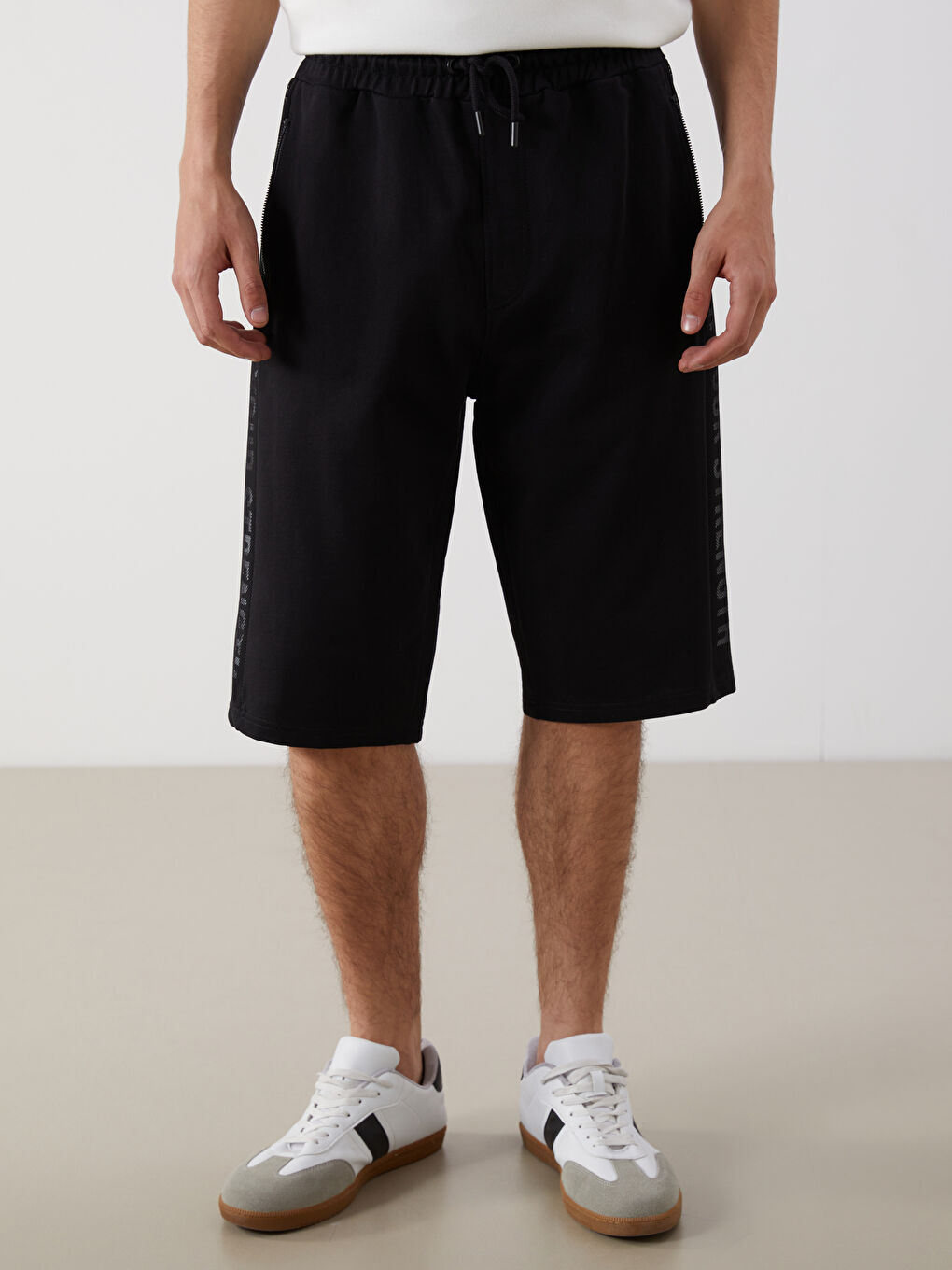 Standard Fit Printed Men's Shorts -S5IL67Z8-CVL