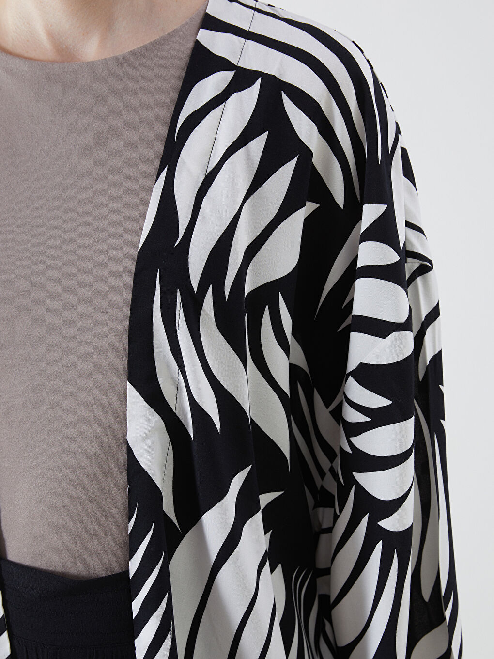 Kimono Oversize à Motifs pour Femmes avec Col Châle-2