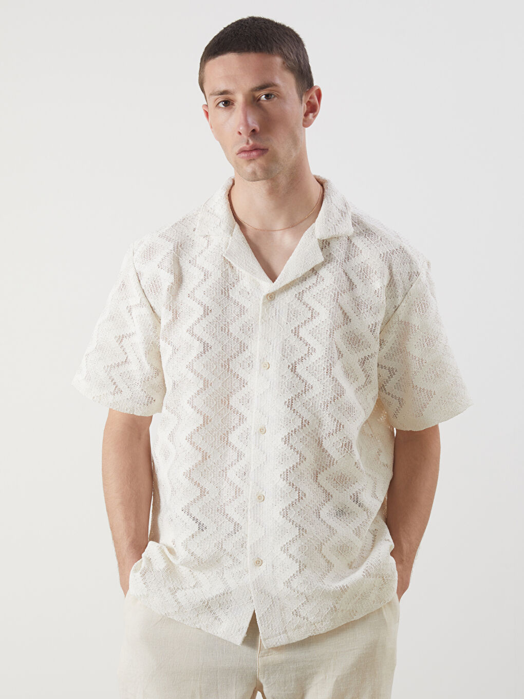 Ekru Regular Fit Kısa Kollu Armürlü Erkek Gömlek