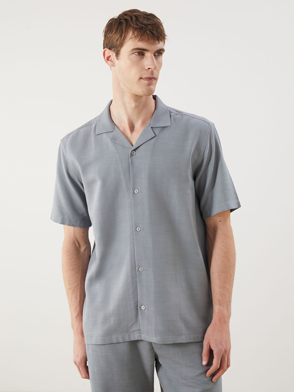 Звичайний крій Сорочка з коротким рукавом виглядом льону для чоловіків