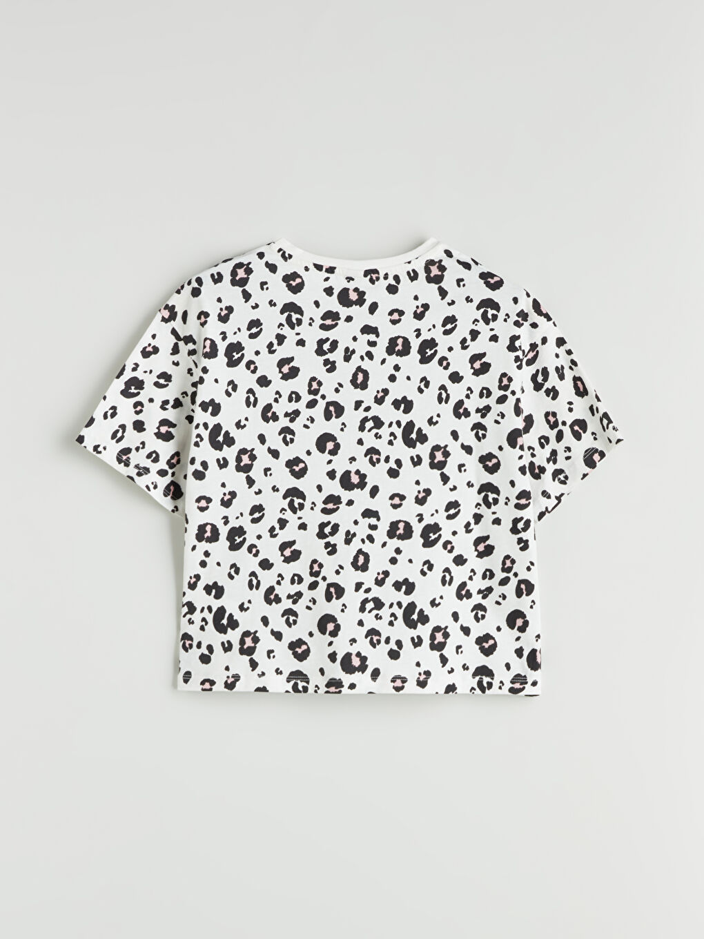 Ekru Bisiklet Yaka Leopar Desenli Kız Çocuk Crop Tişört-1