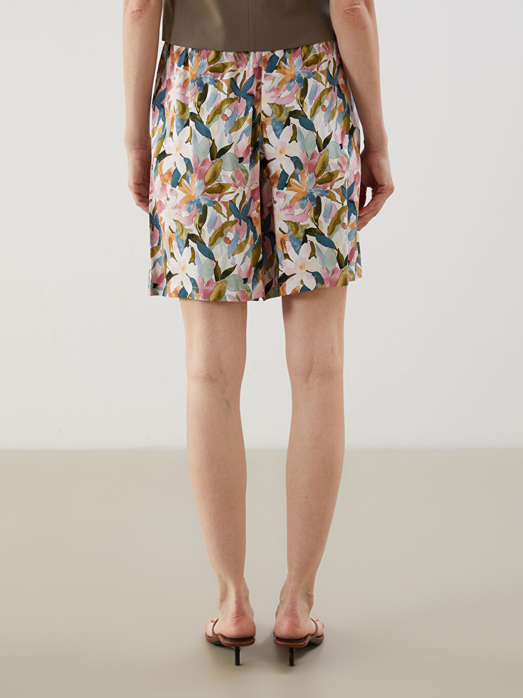 LCWAIKIKI Classic Shorts Floraux à Taille Élastiquée pour Femmes -S5IQ37Z8-LQJ