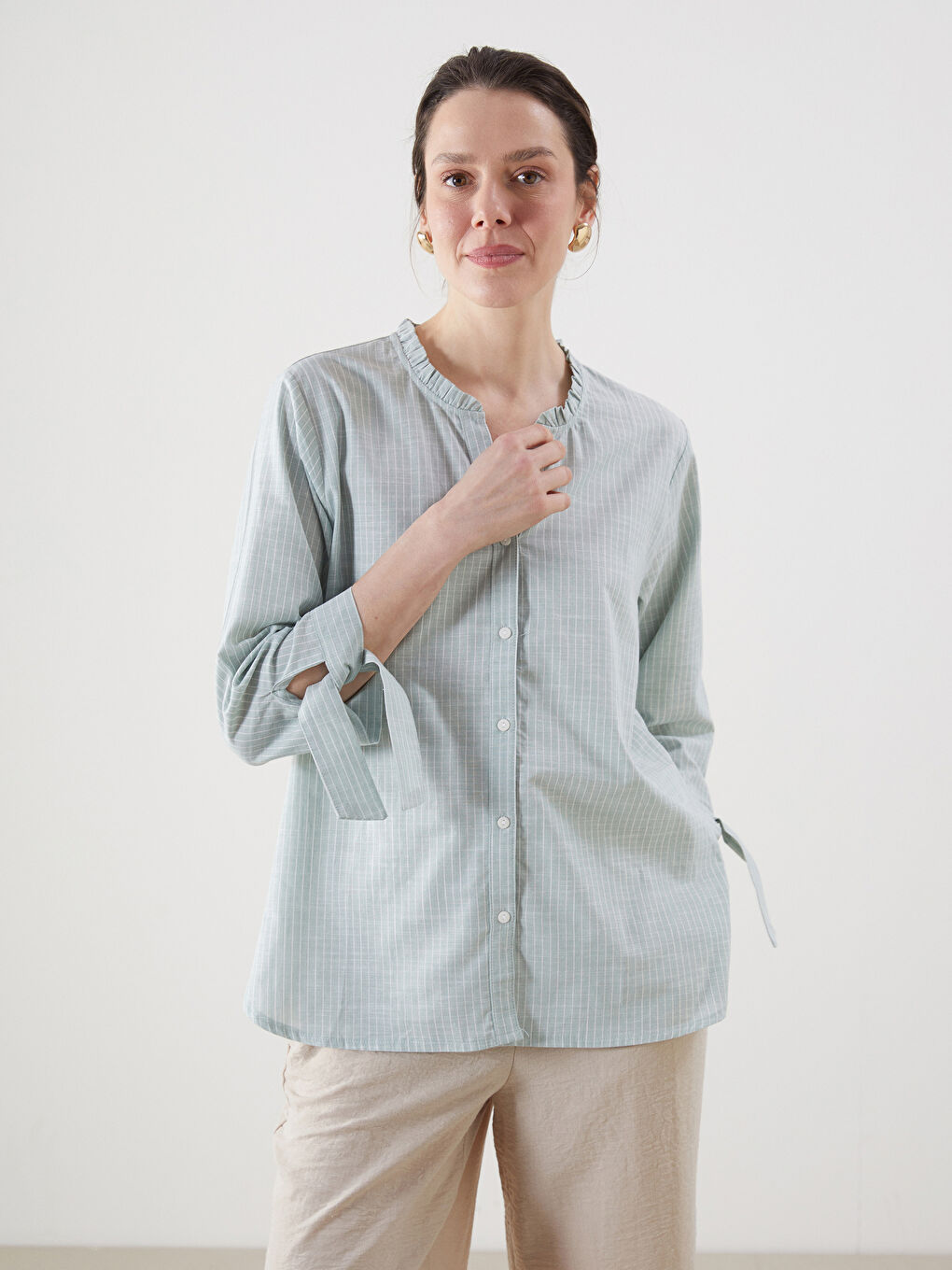 LCWAIKIKI Classic Notch Neck Striped Blouse -S5IQ51Z8-LFH