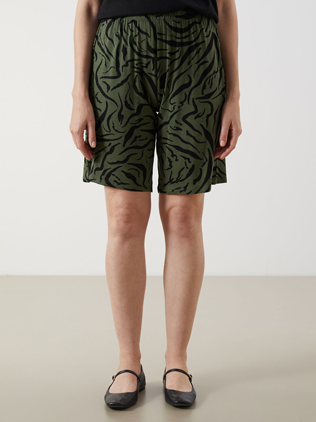 LCW Grace Elasticated Waist Patterned Women's Shorts -S5IS16Z8-LS6