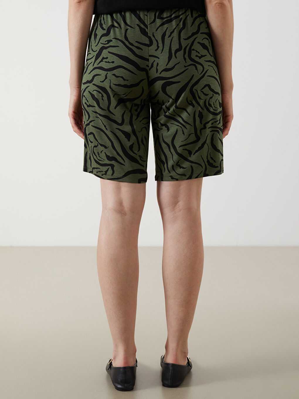 LCW Grace Elasticated Waist Patterned Women's Shorts -S5IS16Z8-LS6