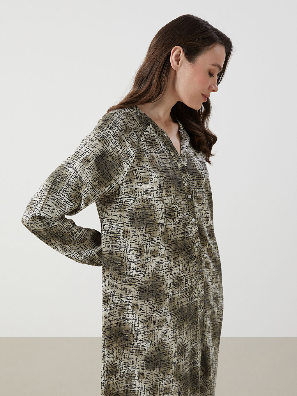 Yeşil Kaçık Yaka Desenli Kadın Gömlek Elbise-1