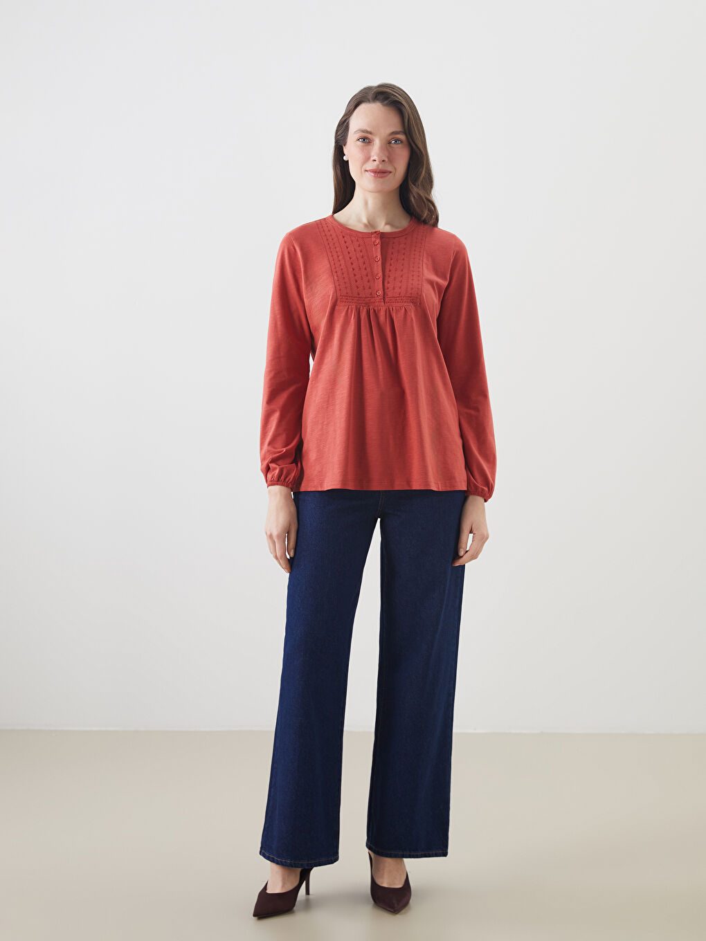 Turuncu Bisiklet Yaka Nakışlı Bluz-1