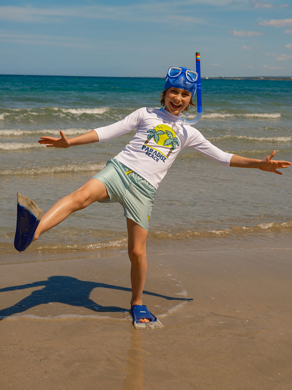 Beyaz UV Korumalı Erkek Çocuk Yüzme Takım