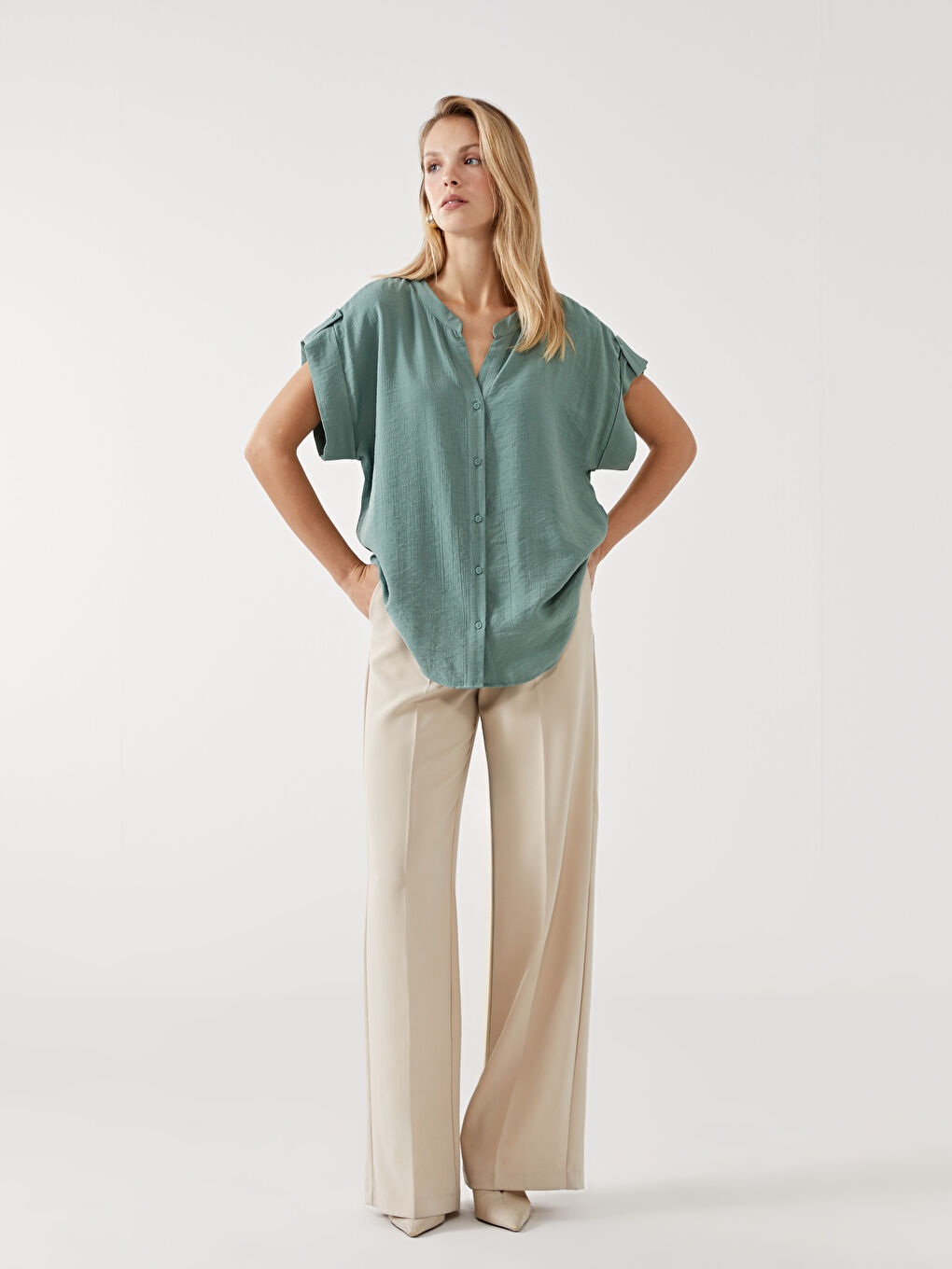 Yeşil Kaçık Yaka Krinkle Kadın Bluz-1