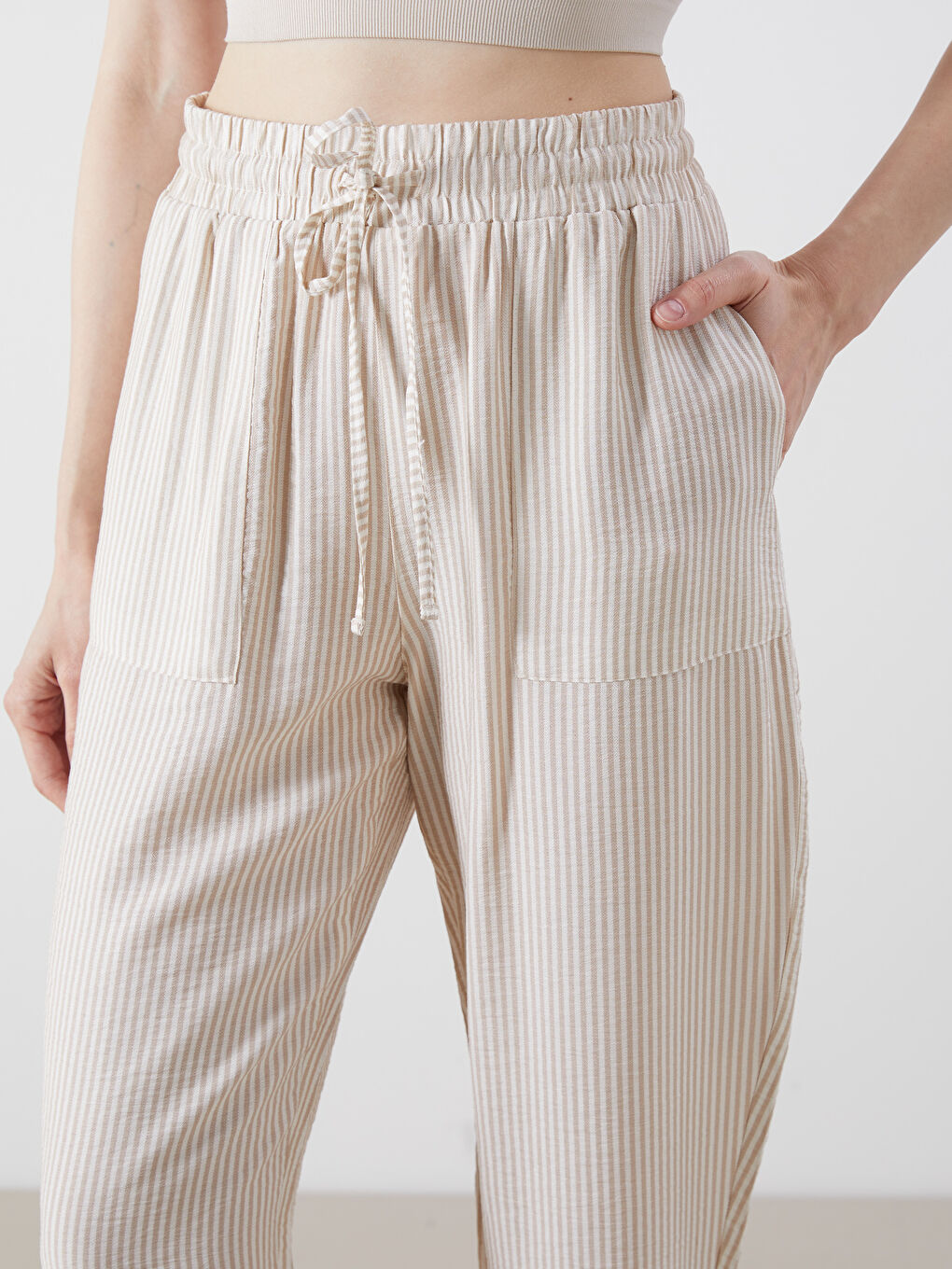 Elastic Waist Carrot Fit Striped Women's Trousers-2