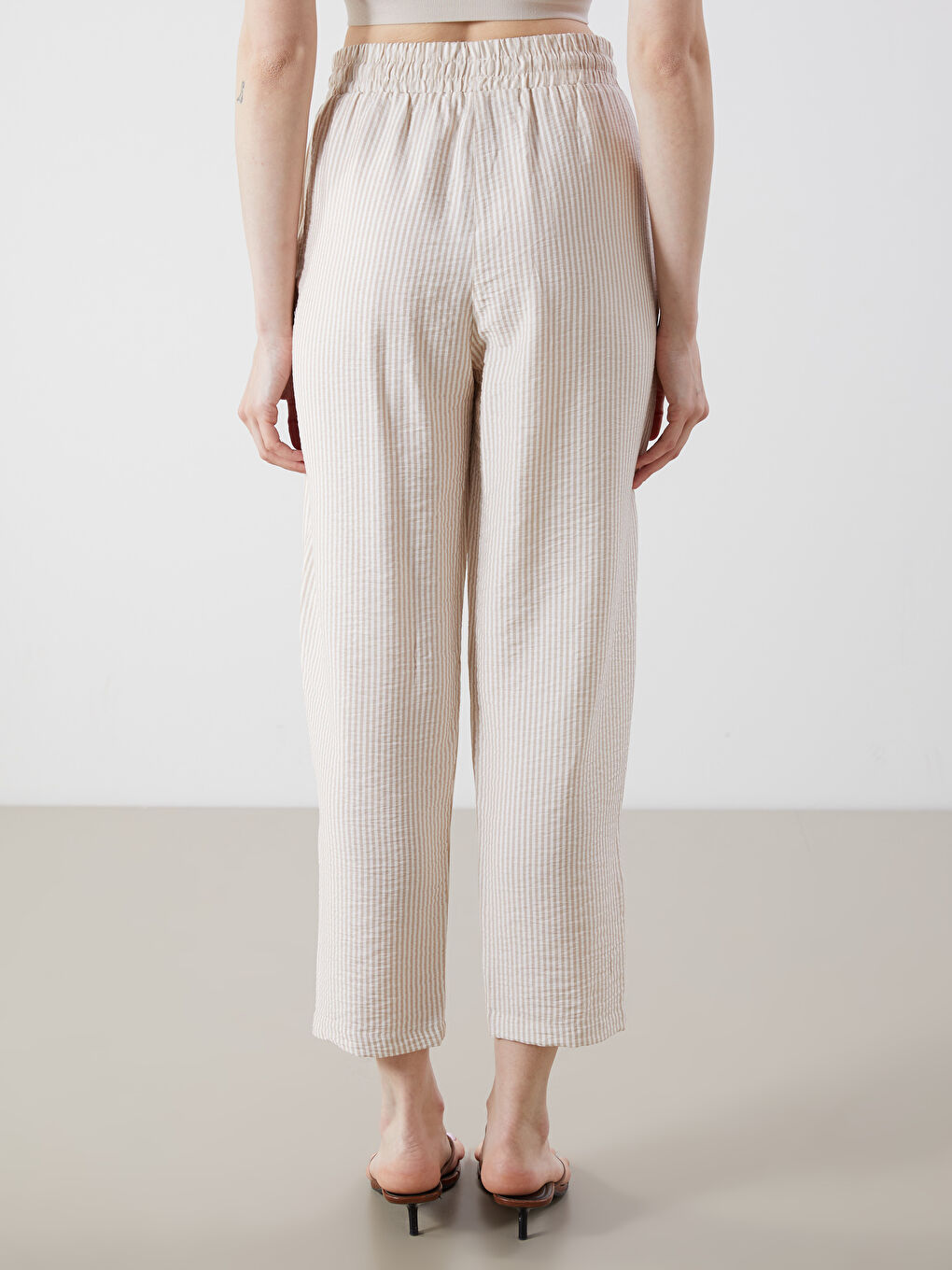 Elastic Waist Carrot Fit Striped Women's Trousers-3