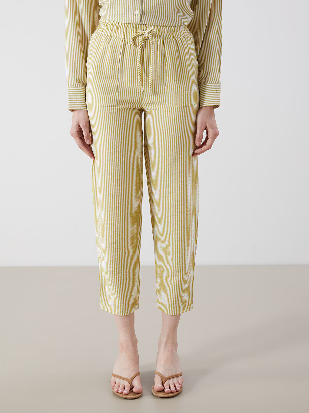 Elastic Waist Carrot Fit Striped Women's Trousers-1