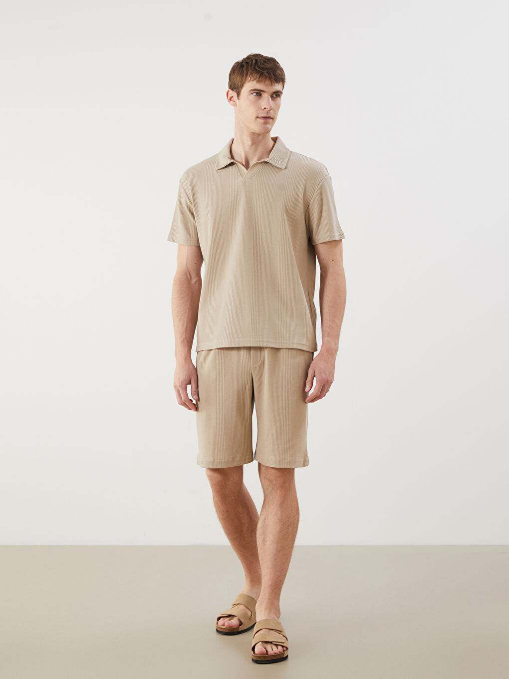 Bej Standart Kalıp Erkek Şort