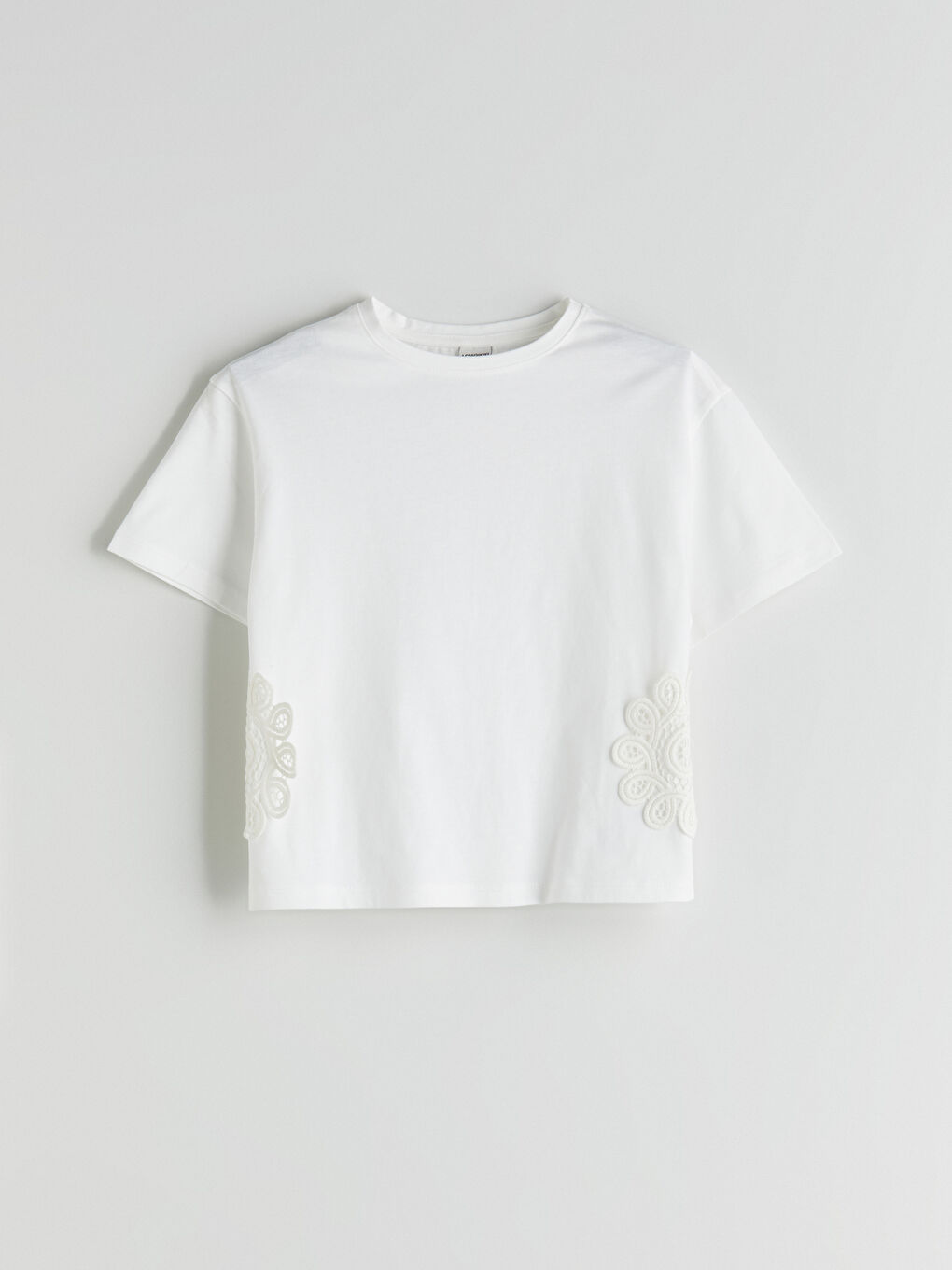 Ekru Bisiklet Yaka Dantel Detaylı Kız Çocuk Tişört-2