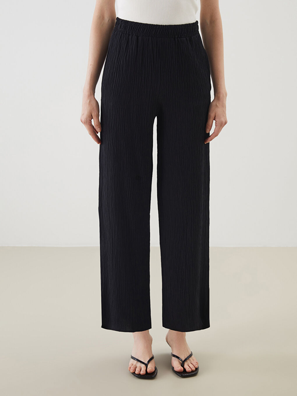 LCWAIKIKI Classic Elasticated Waist Textured Women's Trousers -S5IY67Z8-CVL