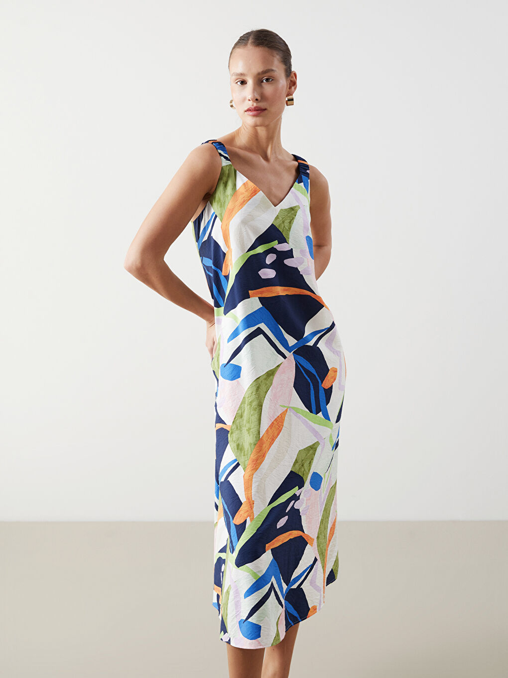 LCWAIKIKI Classic V Neck Patterned Strappy Women's Dress -S5J007Z8-F9C