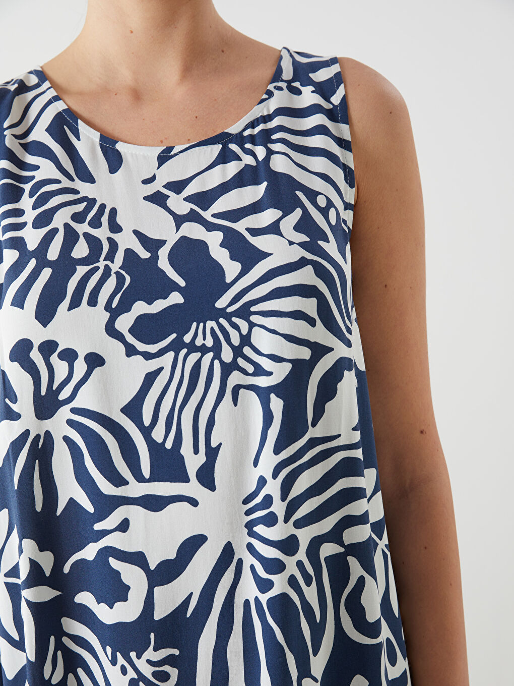 LCWAIKIKI Classic Crew Neck Floral Women's Dress -S5J079Z8-LSJ