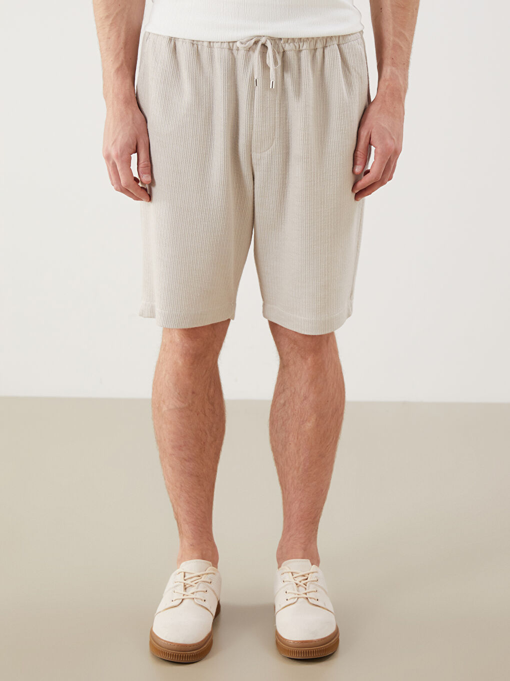 Bej Standart Kalıp Erkek Şort-1