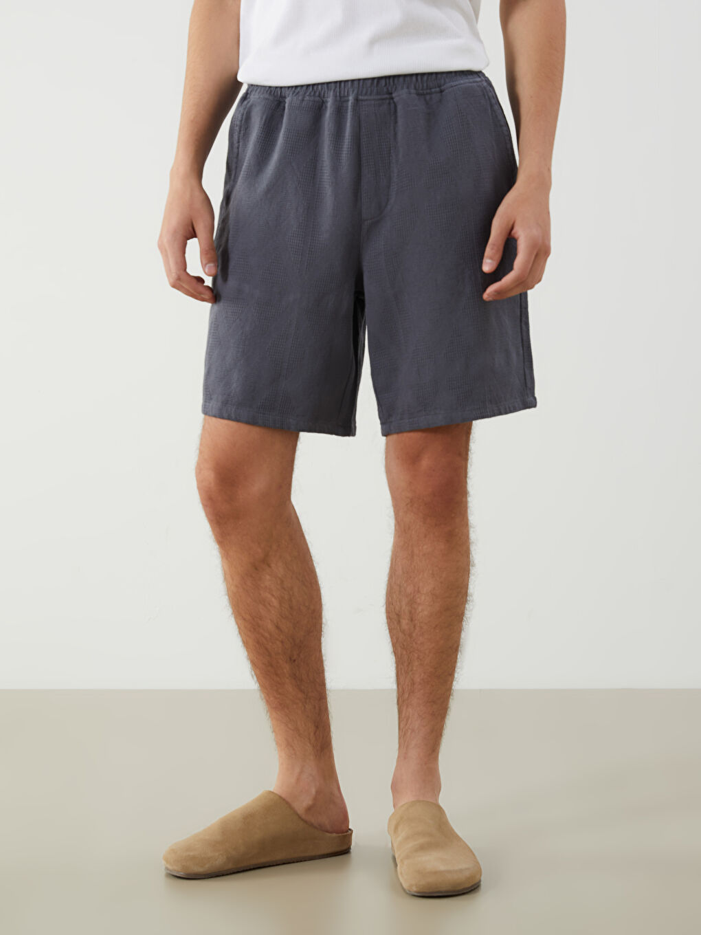 Gri Standart Kalıp Armürlü Erkek Şort-1