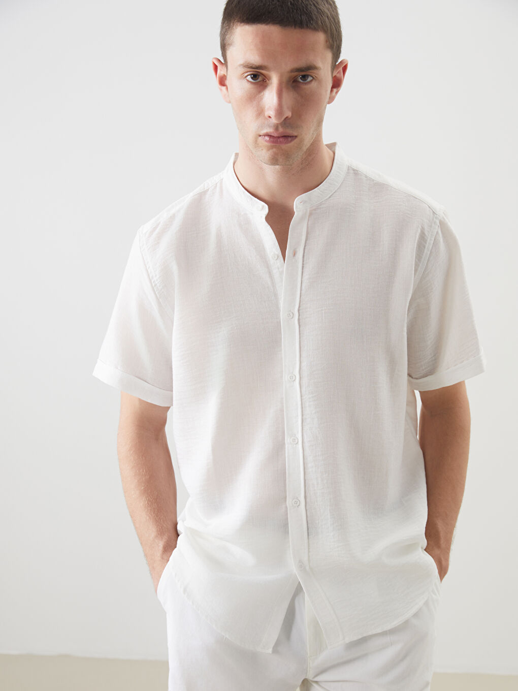 قميص رجالي بكم قصير بقصة عادية