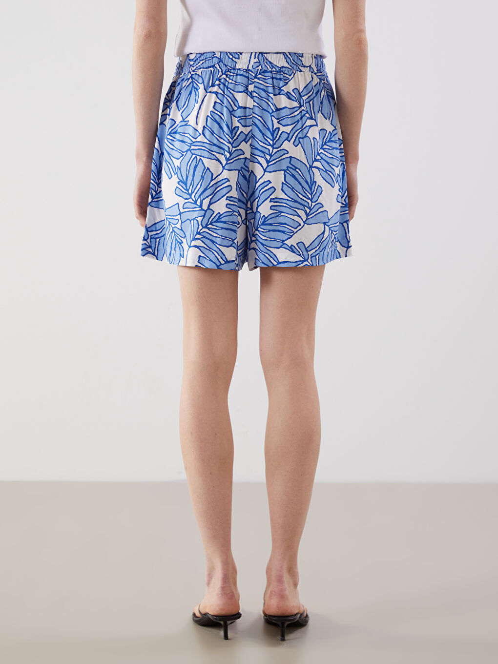 LC Waikiki Elasticated Waist Floral Women's Shorts -S5J497Z8-LQN
