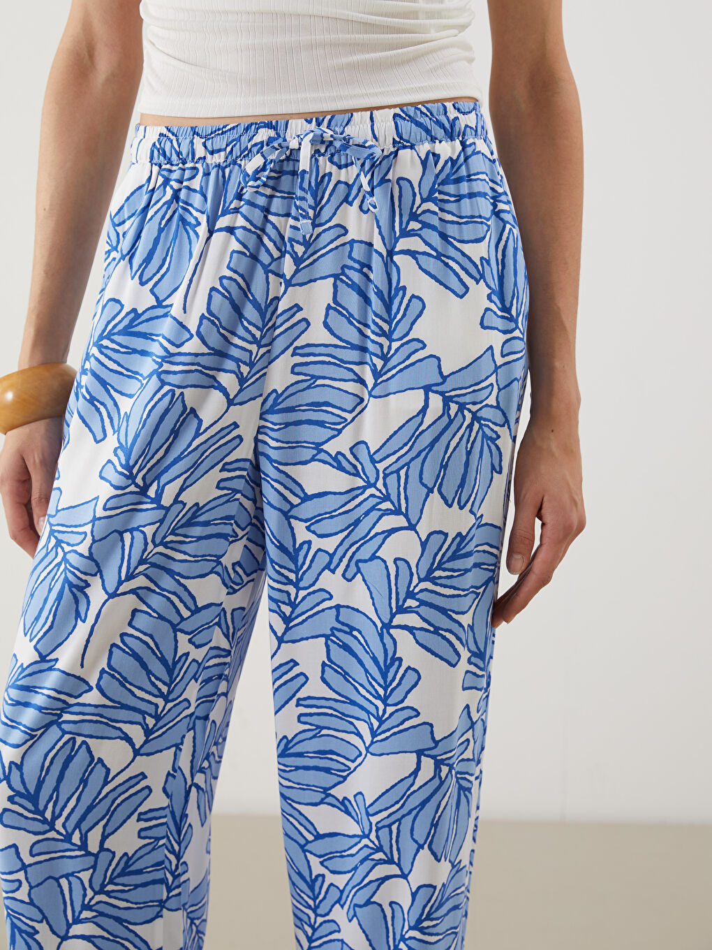 LCW Vision Elasticated Waist Floral Wide Leg Women's Trousers -S5J498Z8-LQN