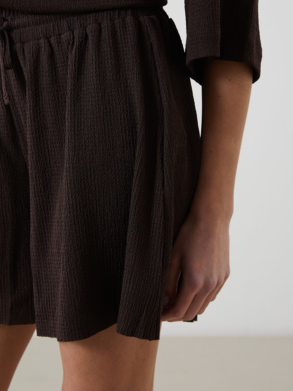 Elasticated Waist Textured Women's Shorts-2