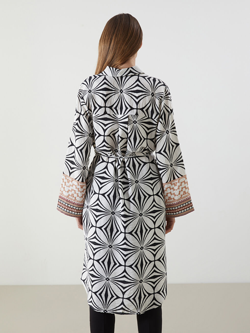 Beyaz Desenli Oversize Kadın Gömlek Tunik-3