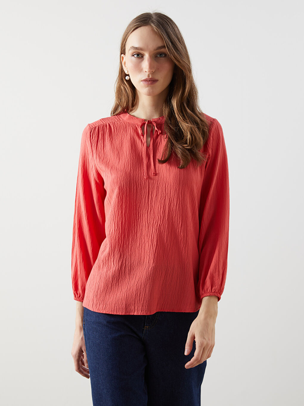 Mercan Bağlamalı Yaka Dokulu Kadın Bluz