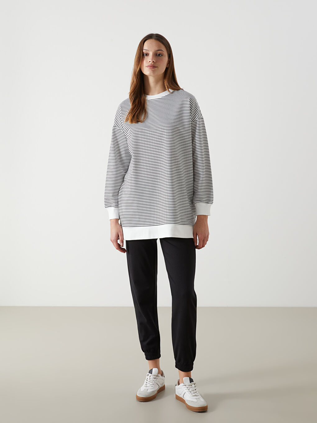 LCW Modest Siyah Çizgili Oversize Kadın Sweatshirt Tunik - 1