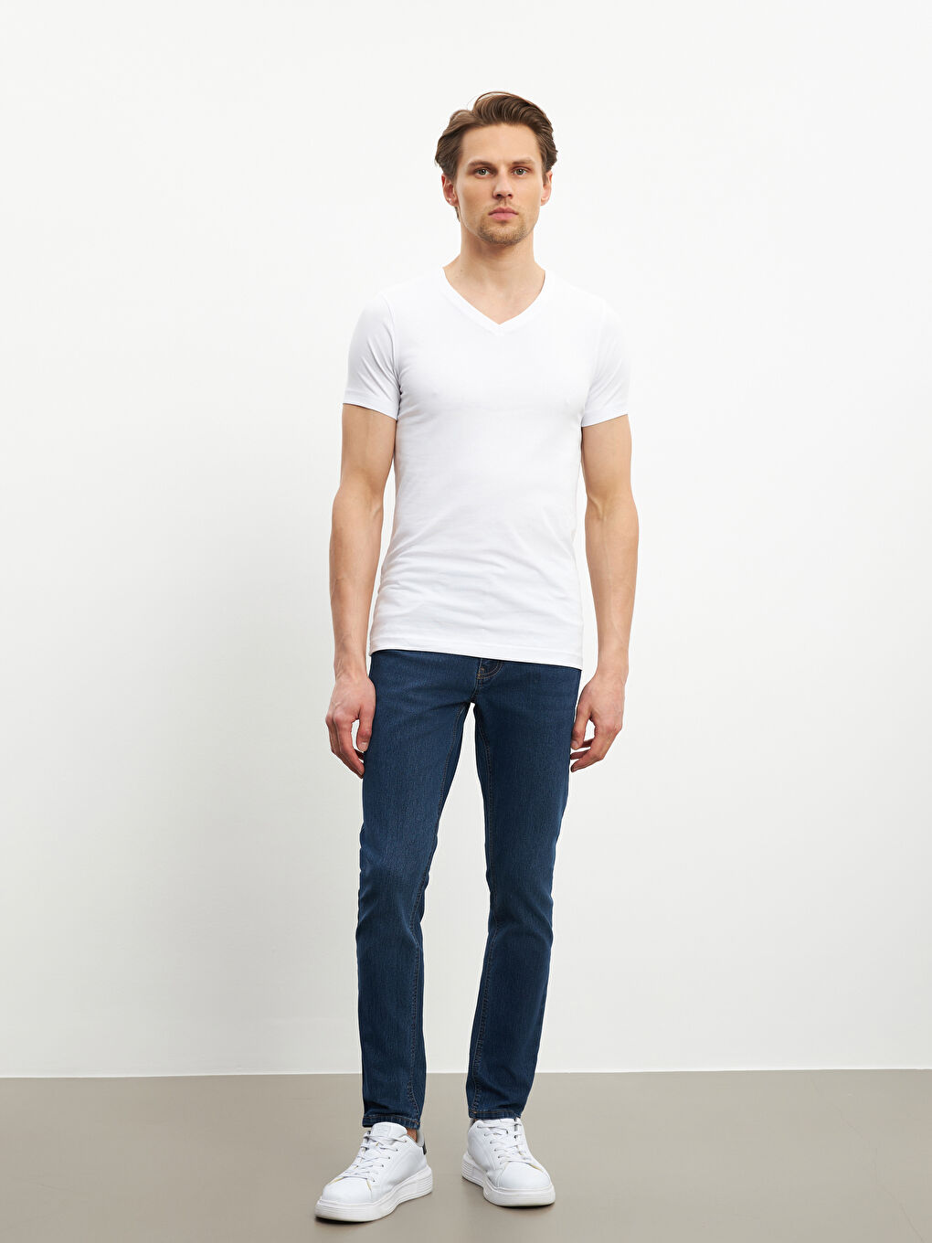 Gilet à Manches Courtes pour Hommes avec Encolure en V-1