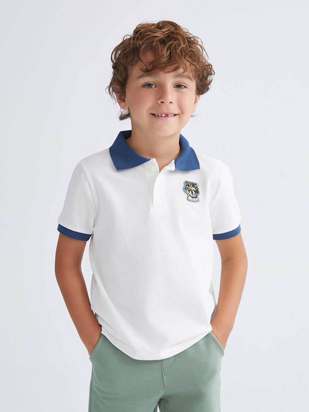 LCW Kids تی‌شه‌رت و شۆرت ٢ دانە یه‌خه‌ی پۆڵۆ بۆ کوڕان بە گۆڵدوزی -S5JB08Z1-R9J