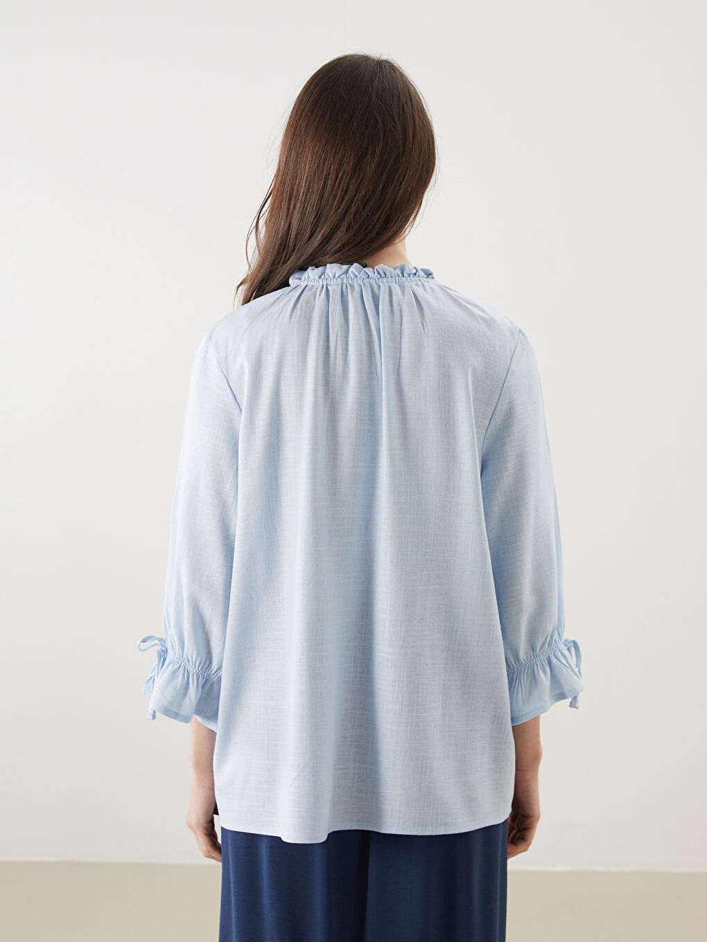 Μπλούζα από μείγμα λινού με λαιμόκοψη με εγκοπή-3