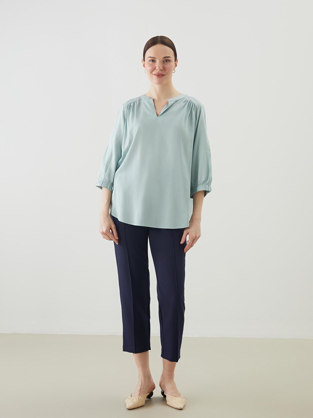 Blouse Froncée En Lin Mélangé À Encolure Crantée-1