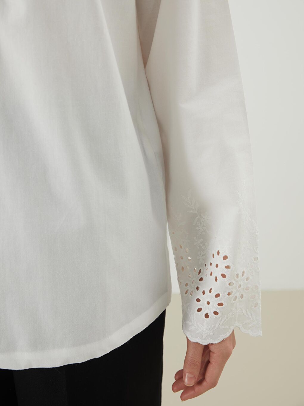 V Neck Lace Detailed Blouse-2