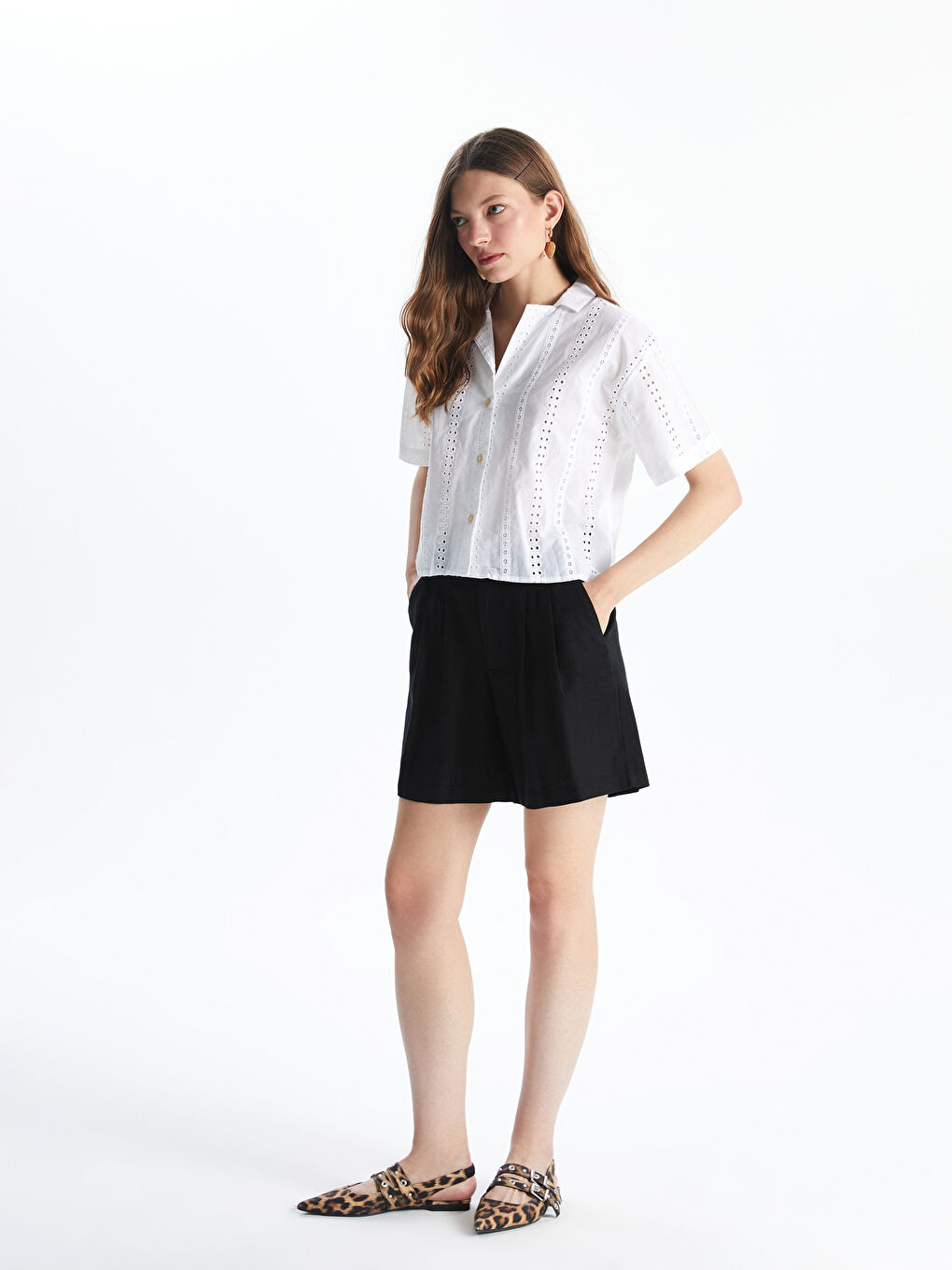 Loose Fit Linen Blend Women's Pleated Shorts