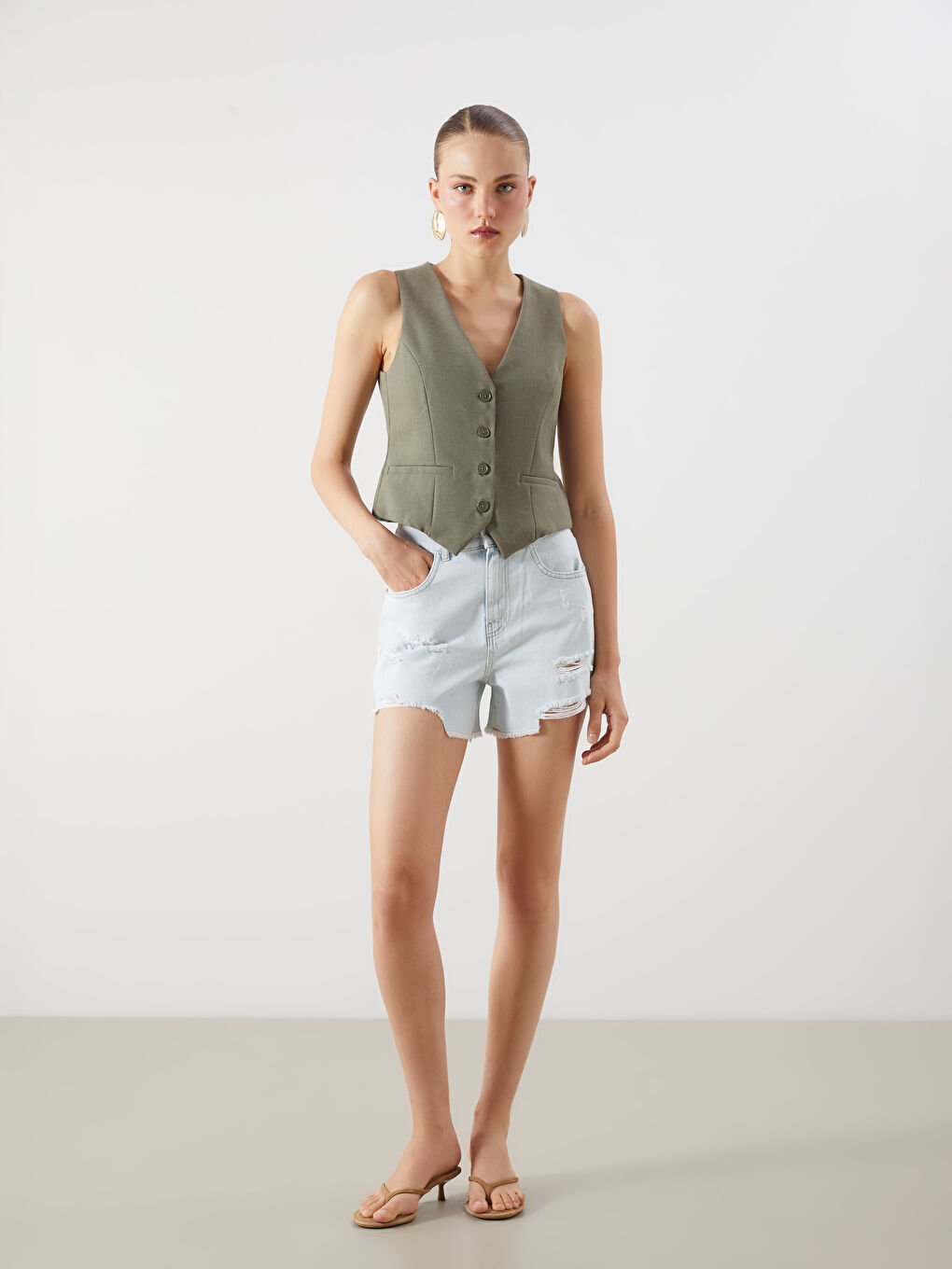 Standard Fit Ripped Detail Women's Denim Shorts -S5JF26Z8-869