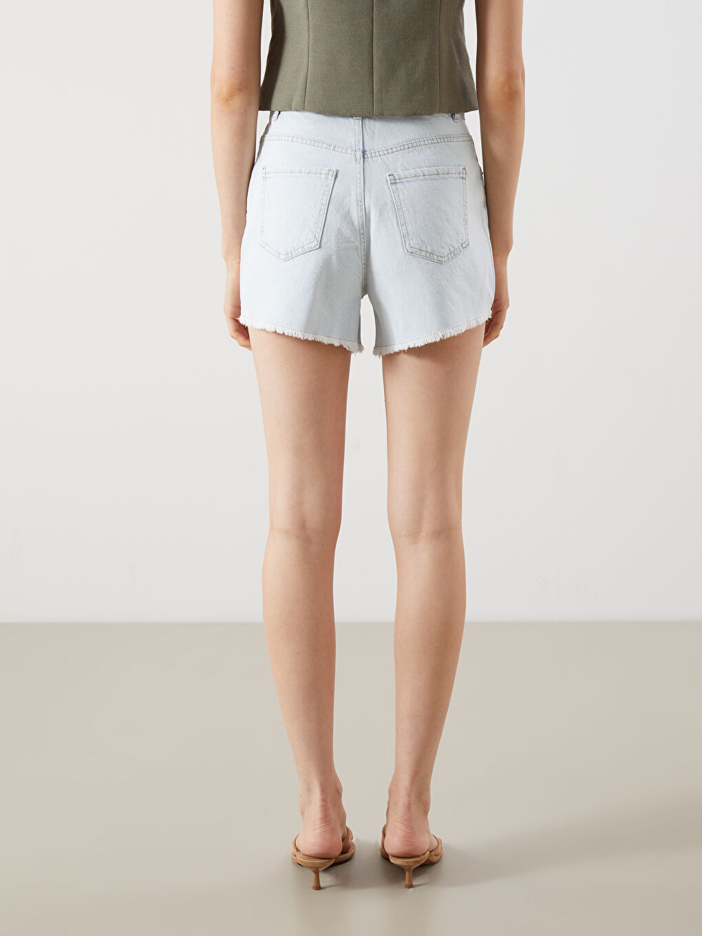 Standard Fit Ripped Detail Women's Denim Shorts -S5JF26Z8-869