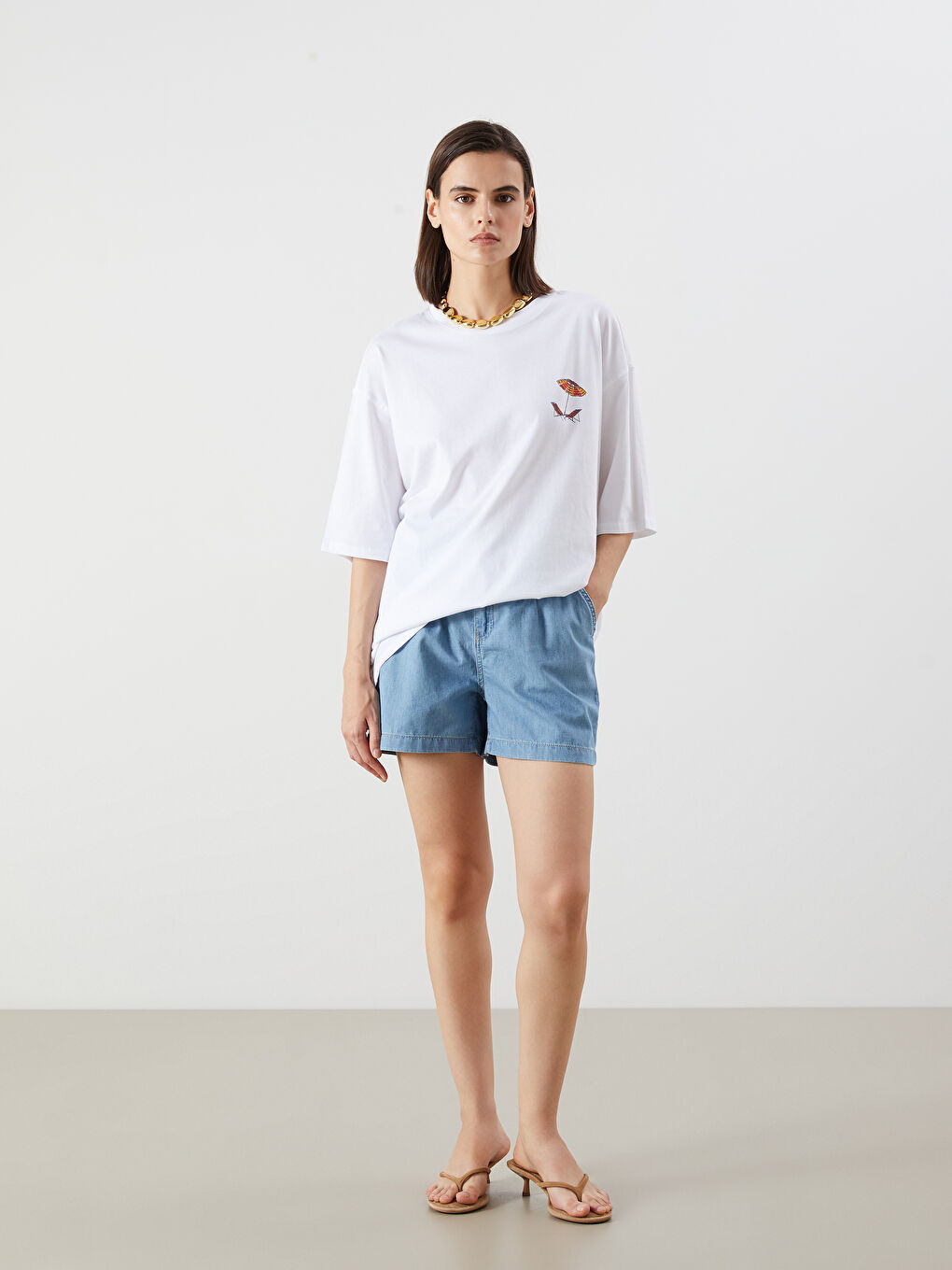 شورت جينز بحزام للسيدات