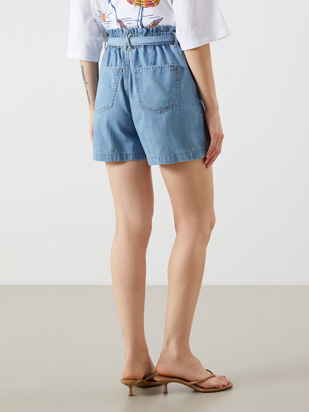 شورت جينز بحزام للسيدات-3