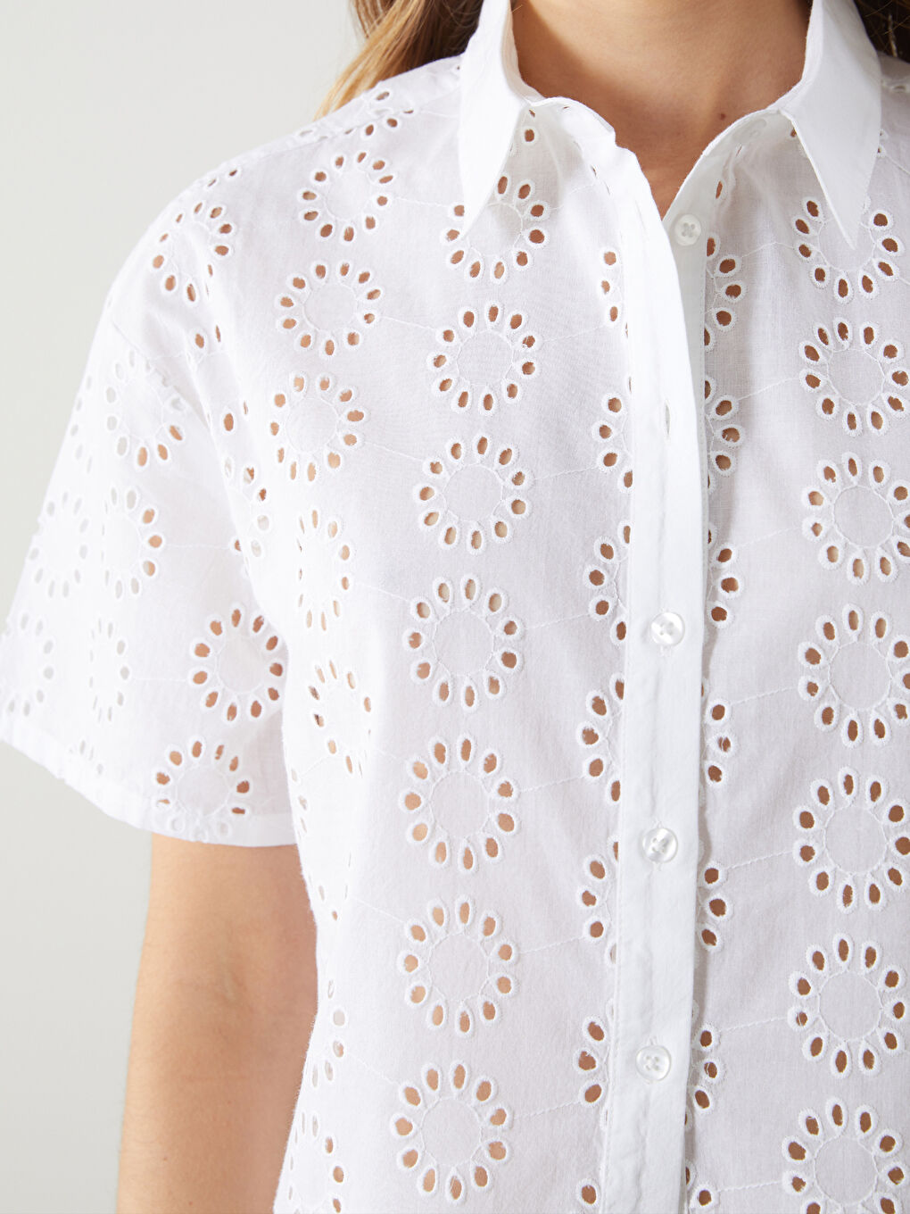 Рубашка для женщин с вышивкой-2