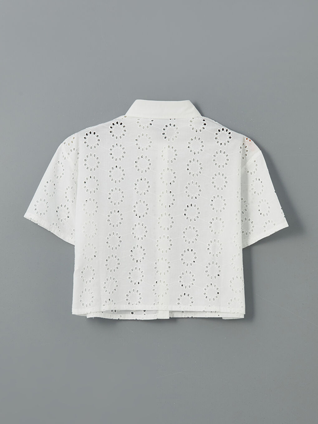 Рубашка для женщин с вышивкой-5